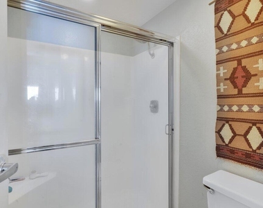 5301 E Waverly Drive - Photo Thumbnail 6