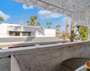 5301 E Waverly Drive - Photo Thumbnail 13