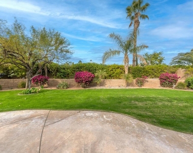79862 Amora Drive - Photo Thumbnail 2
