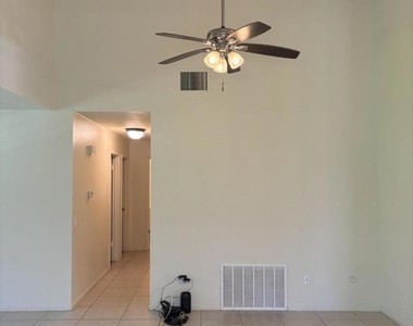 74960 San Simeon Drive - Photo Thumbnail 11