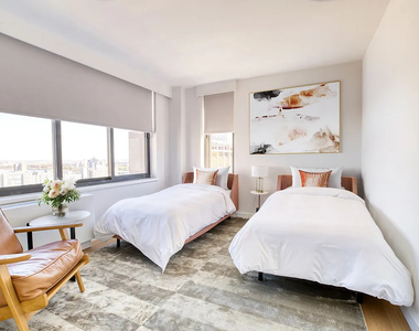  East 93rd Street - Photo Thumbnail 4
