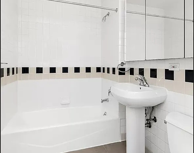 152 Ludlow Street - Photo Thumbnail 6