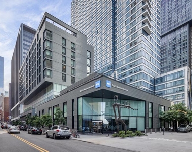 600 W 58th St - Photo Thumbnail 5