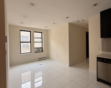 350 Manhattan Avenue - Photo Thumbnail 3