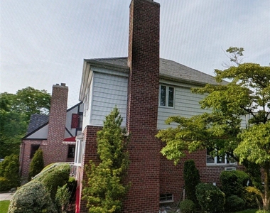 178-05 69th Avenue - Photo Thumbnail 9