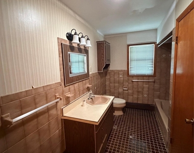 2518 South Avenue - Photo Thumbnail 13
