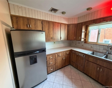 2518 South Avenue - Photo Thumbnail 5
