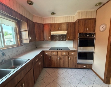 2518 South Avenue - Photo Thumbnail 6