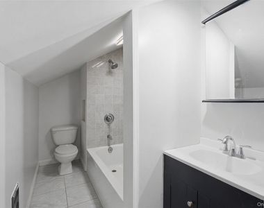 115 Innis Avenue - Photo Thumbnail 7