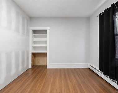 115 Innis Avenue - Photo Thumbnail 2