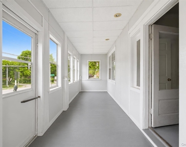 115 Innis Avenue - Photo Thumbnail 7