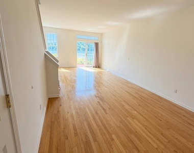 213 River View Drive - Photo Thumbnail 4