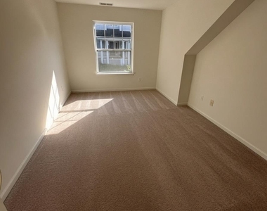 213 River View Drive - Photo Thumbnail 10