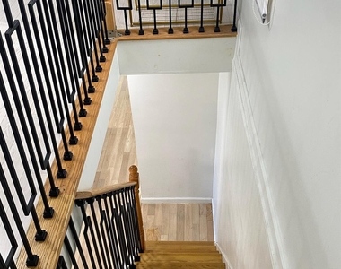 18419 89th Avenue - Photo Thumbnail 9