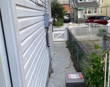 18419 89th Avenue - Photo Thumbnail 16