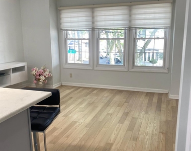 18419 89th Avenue - Photo Thumbnail 1