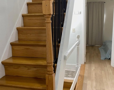 18419 89th Avenue - Photo Thumbnail 6