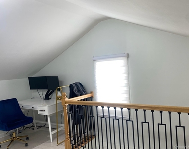 18419 89th Avenue - Photo Thumbnail 7
