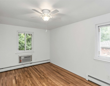 69-23 Little Neck Parkway - Photo Thumbnail 14