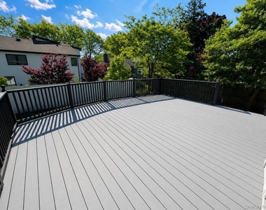 1030 Cedarhurst Street - Photo Thumbnail 5