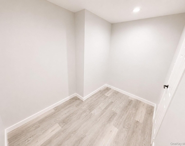 1030 Cedarhurst Street - Photo Thumbnail 11