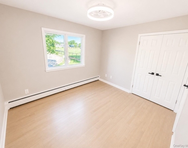 1030 Cedarhurst Street - Photo Thumbnail 8