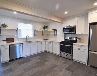135 N Walnut Street - Photo Thumbnail 1
