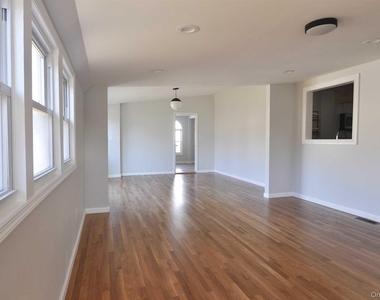 135 N Walnut Street - Photo Thumbnail 5