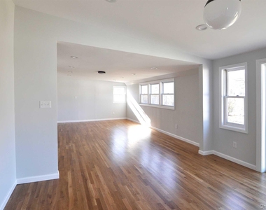 135 N Walnut Street - Photo Thumbnail 2