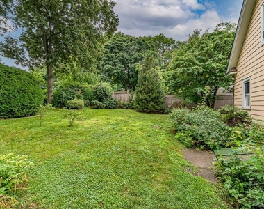7 Aberdeen Drive - Photo Thumbnail 14
