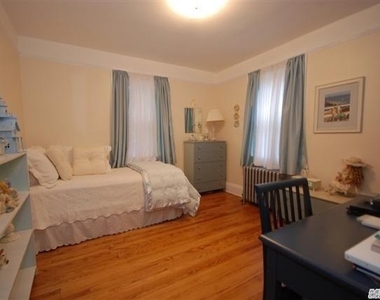 7 Aberdeen Drive - Photo Thumbnail 4