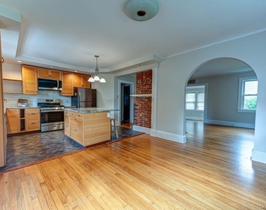 7 Aberdeen Drive - Photo Thumbnail 3
