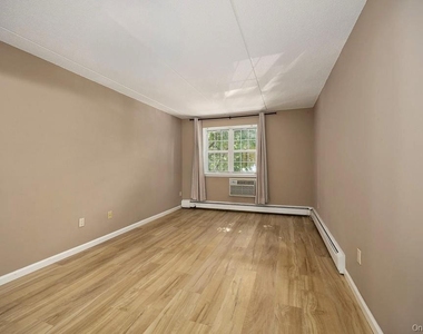 2 Consulate Drive - Photo Thumbnail 11