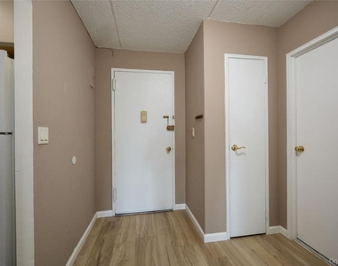 2 Consulate Drive - Photo Thumbnail 15