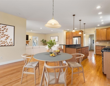 243 Knollwood Avenue - Photo Thumbnail 12