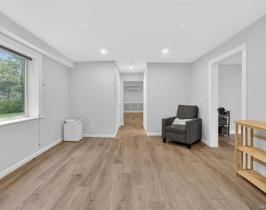 28 Lakeview Drive - Photo Thumbnail 3