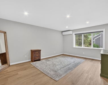 28 Lakeview Drive - Photo Thumbnail 5