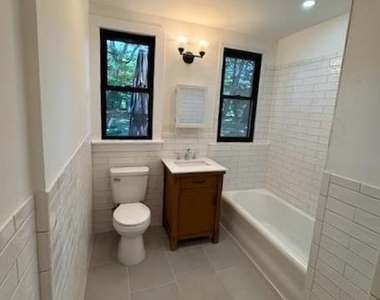 26 W Devonia Avenue - Photo Thumbnail 6