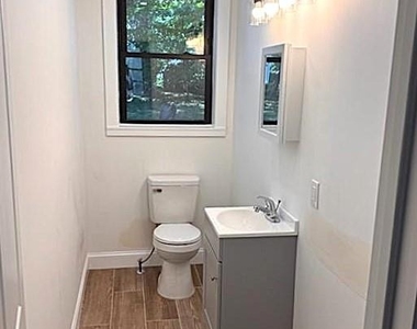 26 W Devonia Avenue - Photo Thumbnail 7