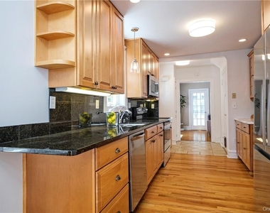 107 Lee Road - Photo Thumbnail 7