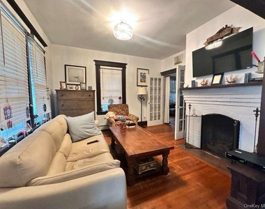 32 Herbert Avenue - Photo Thumbnail 2
