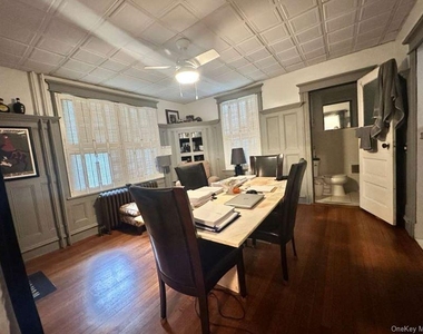 32 Herbert Avenue - Photo Thumbnail 3