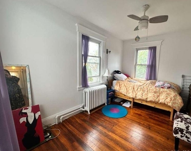 32 Herbert Avenue - Photo Thumbnail 7