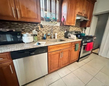 32 Herbert Avenue - Photo Thumbnail 4