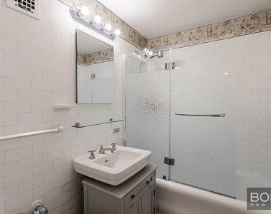 201 W 16th Street - Photo Thumbnail 5