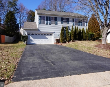 14882 Geranium Court - Photo Thumbnail 2