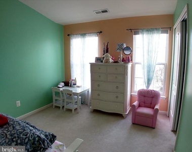 43859 Sandburg Square - Photo Thumbnail 13