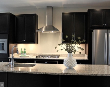 23016 Lavallette Square - Photo Thumbnail 4