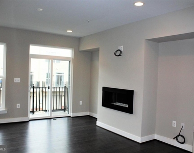 23016 Lavallette Square - Photo Thumbnail 11