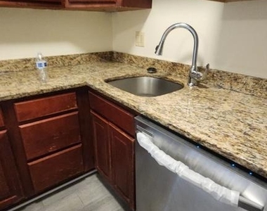 2117 Ferguson Place - Photo Thumbnail 8